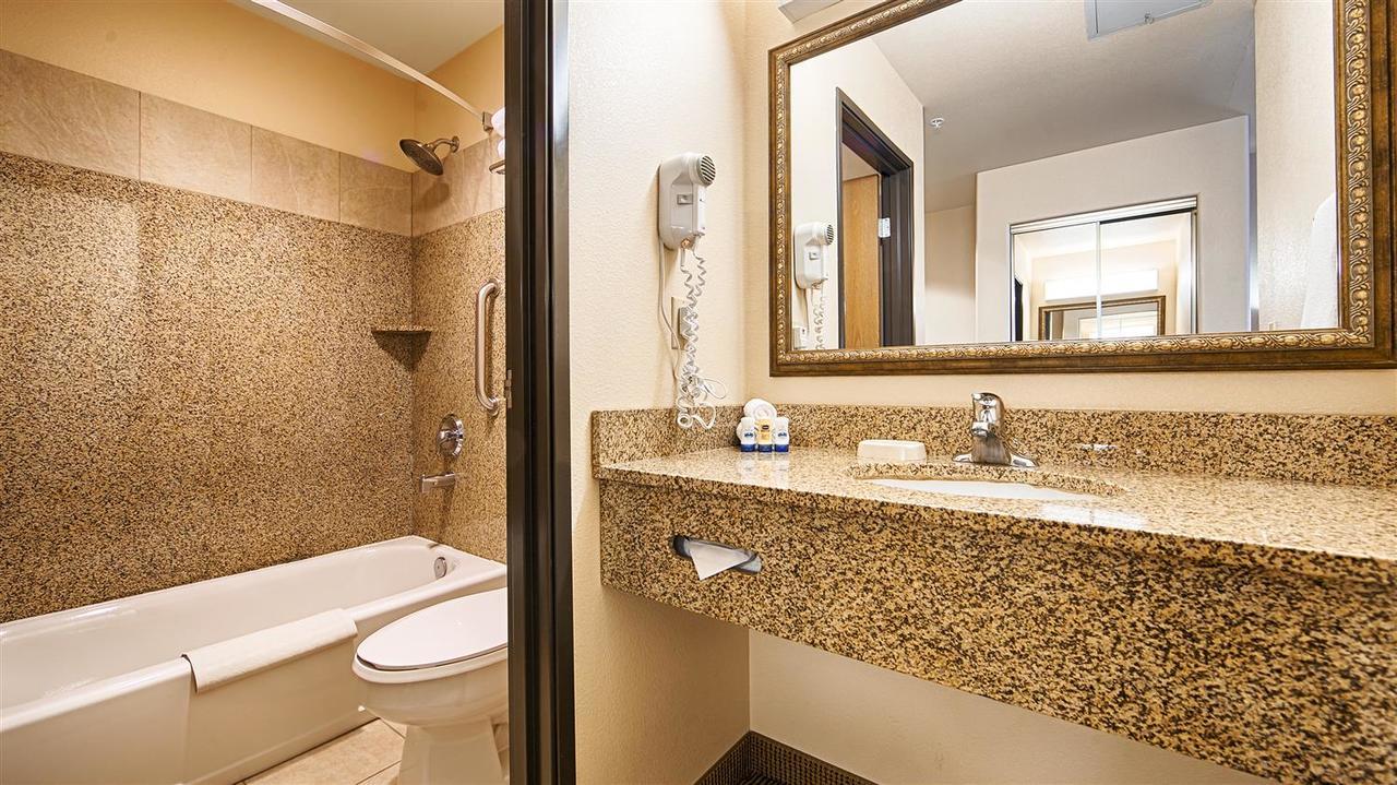 Best Western Territorial Inn And Suites Bloomfield Dış mekan fotoğraf